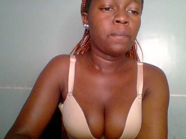 Chilli-spice, en directo ahora en BongaCams
