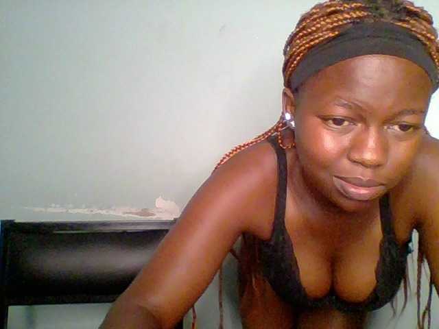 Chilli-spice, live now on BongaCams