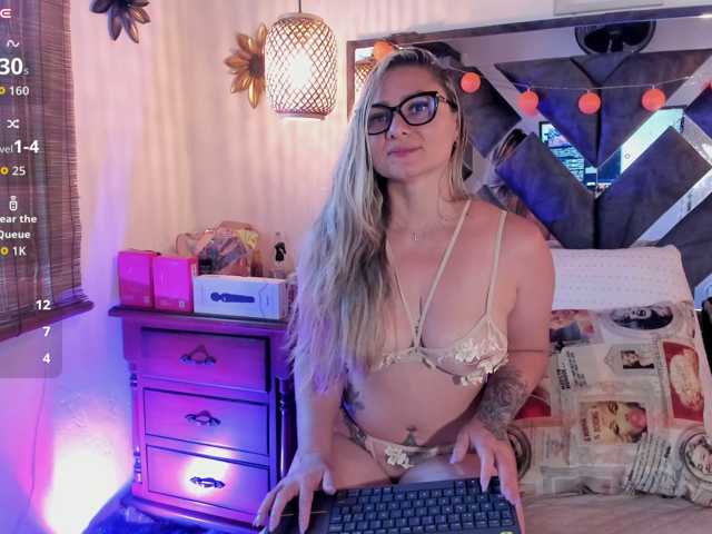 vahioletcooper live cam on BongaCams