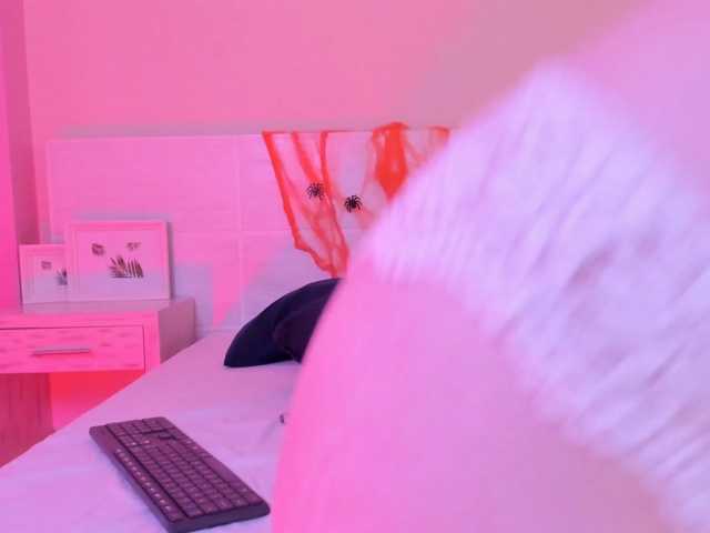 Jade-Sky live cam on BongaCams