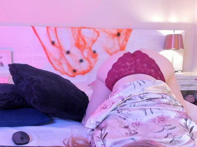 Jade-Sky live cam on BongaCams