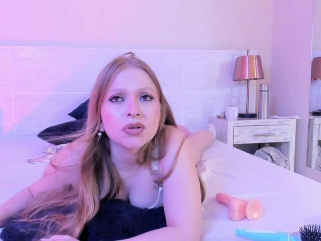Jade-Sky live cam on BongaCams