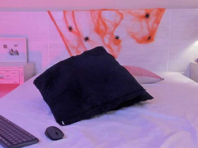 Jade-Sky live cam on BongaCams