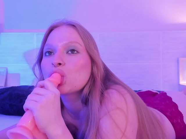 Jade-Sky live cam on BongaCams