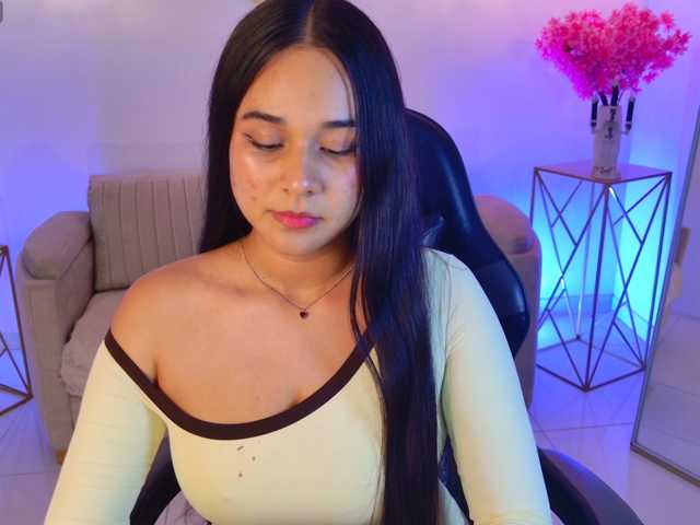 Natalycarter live cam preview