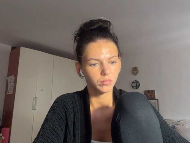 AsuncionGumpert live cam on BongaCams