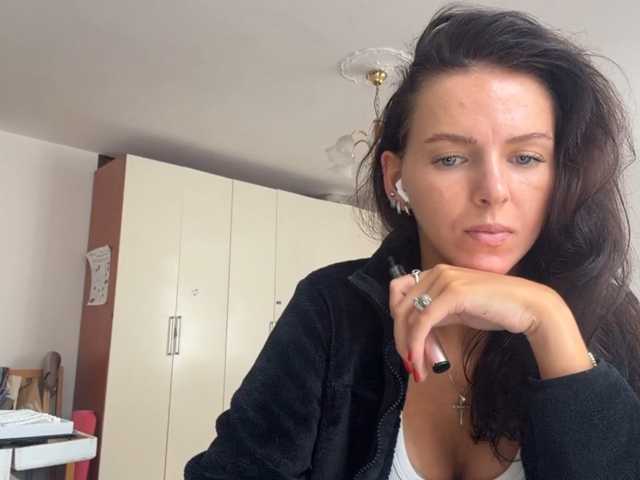 AsuncionGumpert live cam on BongaCams
