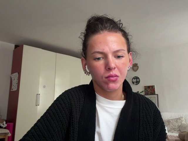 AsuncionGumpert live cam on BongaCams