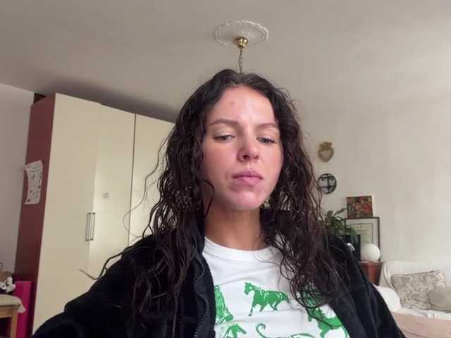 AsuncionGumpert live cam on BongaCams