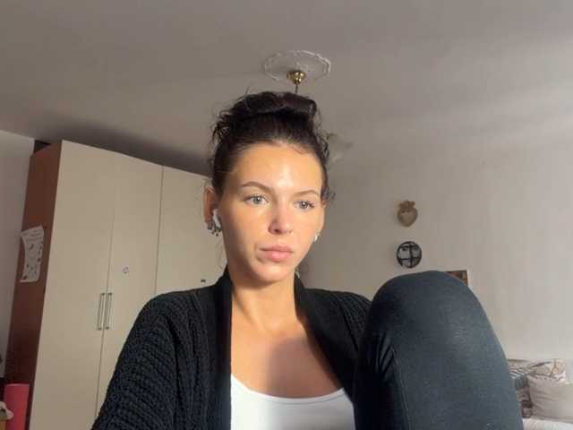 AsuncionGumpert live cam on BongaCams