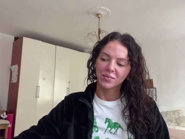 AsuncionGumpert live cam on BongaCams