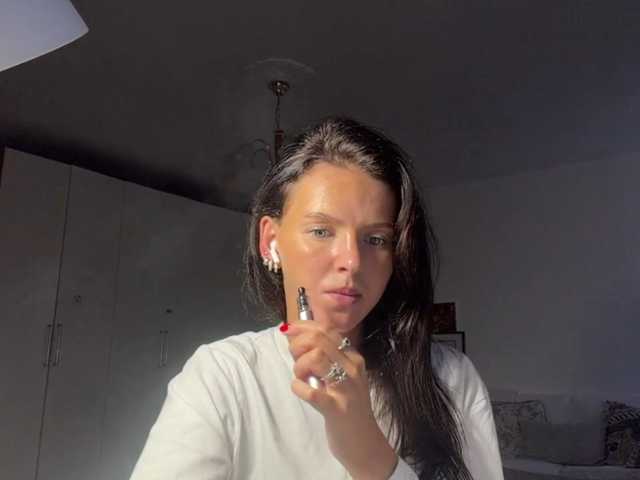 AsuncionGumpert live cam on BongaCams
