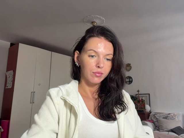 AsuncionGumpert live cam on BongaCams