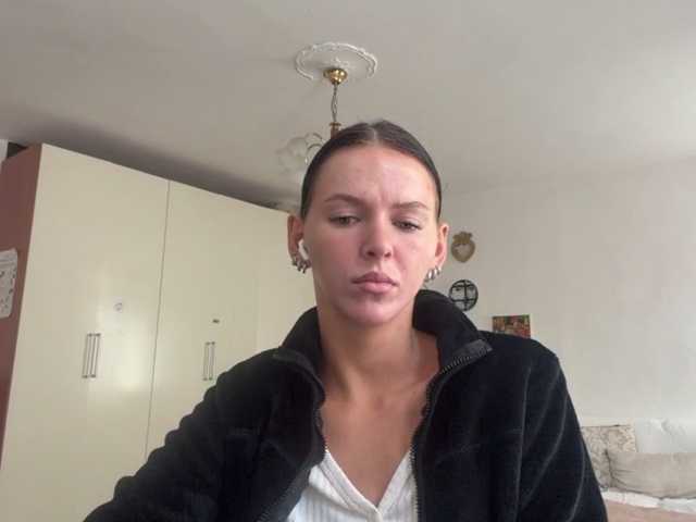 AsuncionGumpert live cam on BongaCams