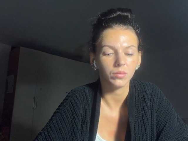 AsuncionGumpert live cam on BongaCams