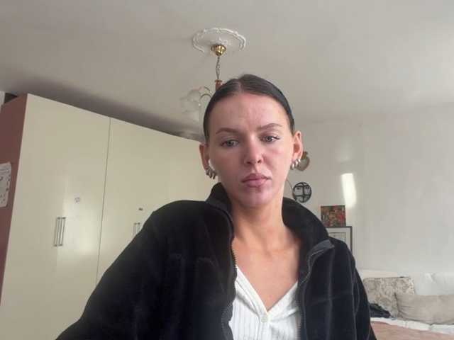 AsuncionGumpert live cam on BongaCams