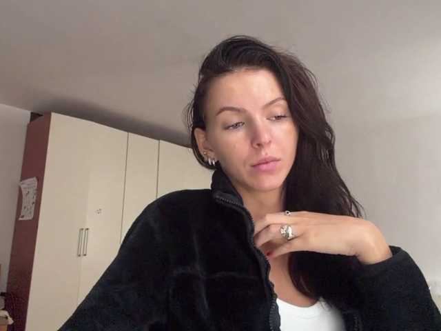AsuncionGumpert live cam on BongaCams