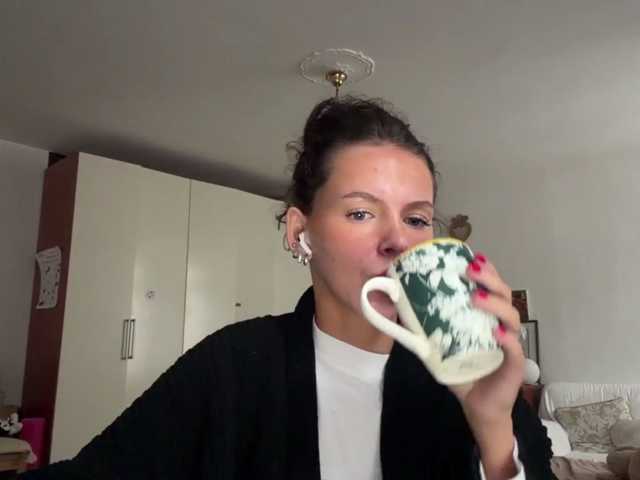 AsuncionGumpert live cam on BongaCams
