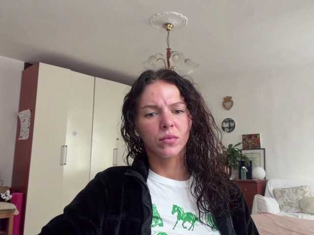 AsuncionGumpert live cam on BongaCams