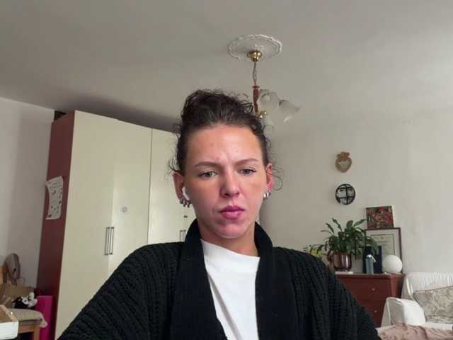 AsuncionGumpert live cam on BongaCams