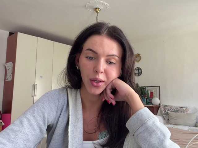 AsuncionGumpert live cam on BongaCams