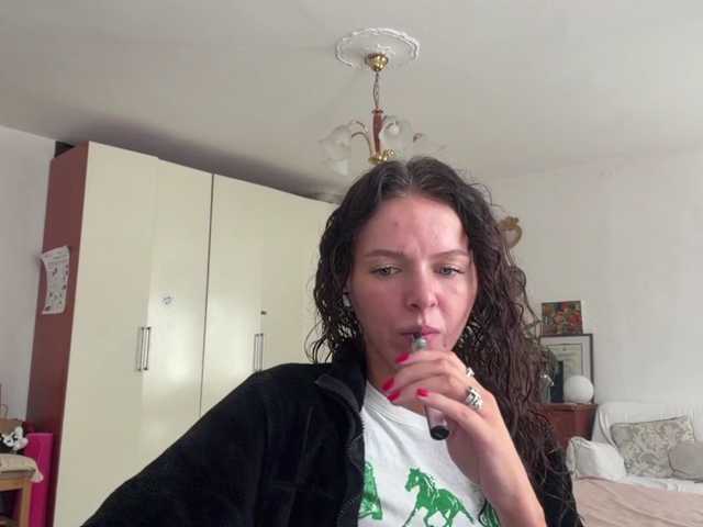 AsuncionGumpert live cam on BongaCams