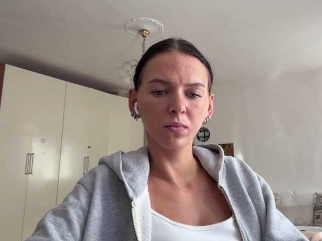 AsuncionGumpert live cam on BongaCams