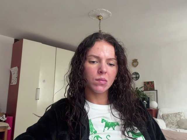 AsuncionGumpert live cam on BongaCams