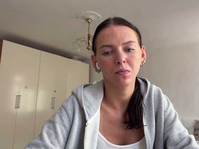 AsuncionGumpert live cam on BongaCams