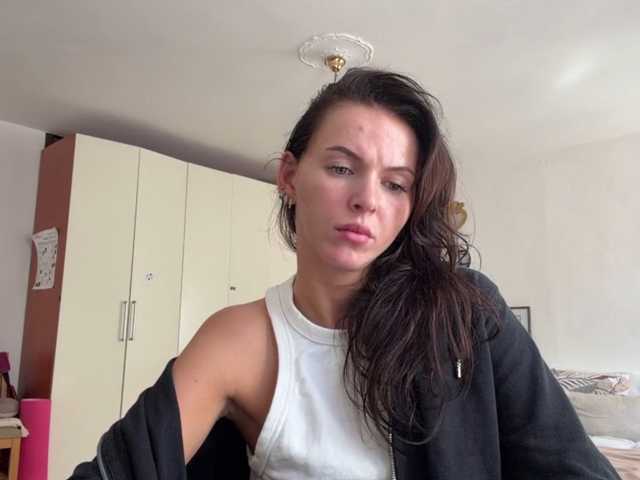 AsuncionGumpert live cam on BongaCams