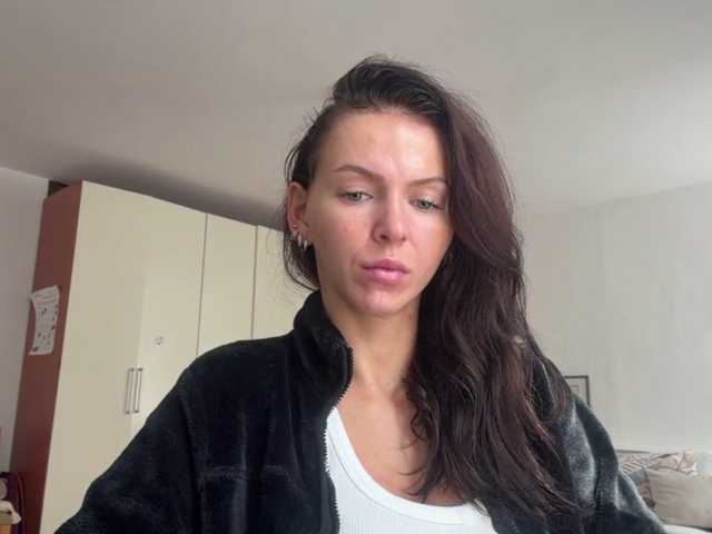 AsuncionGumpert live cam on BongaCams