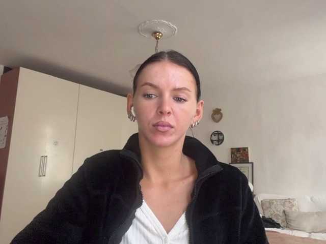 AsuncionGumpert live cam on BongaCams