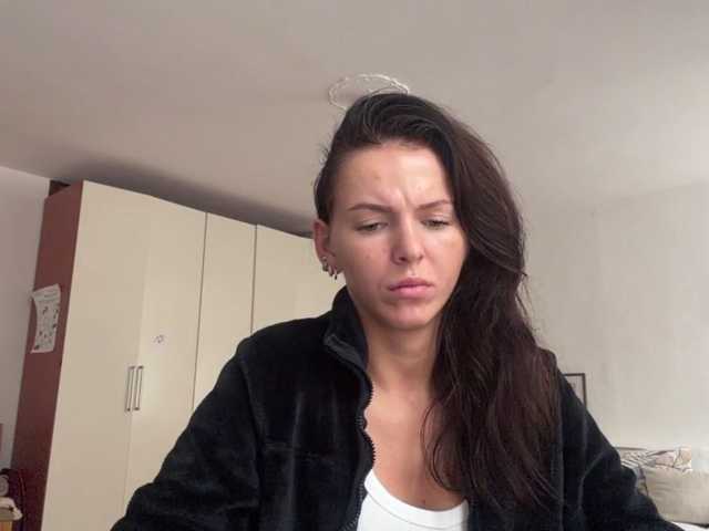 AsuncionGumpert live cam on BongaCams