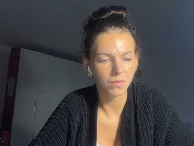 AsuncionGumpert live cam on BongaCams