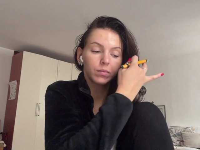 AsuncionGumpert live cam on BongaCams