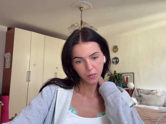 AsuncionGumpert live cam on BongaCams