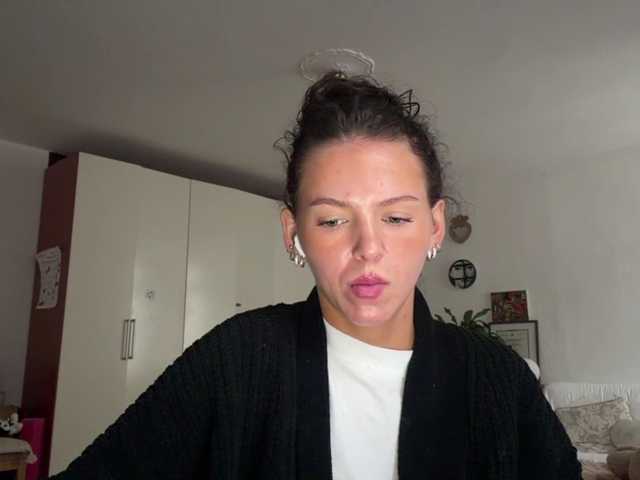 AsuncionGumpert live cam on BongaCams