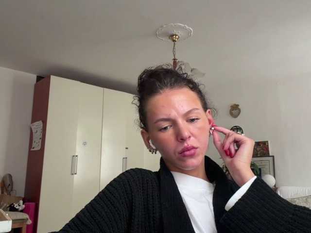 AsuncionGumpert live cam on BongaCams