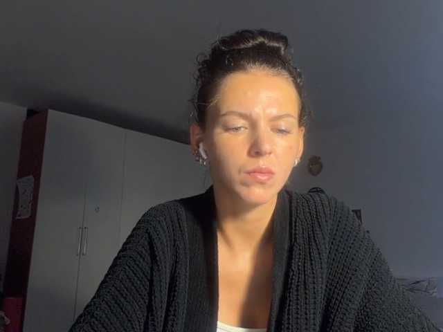 AsuncionGumpert live cam on BongaCams