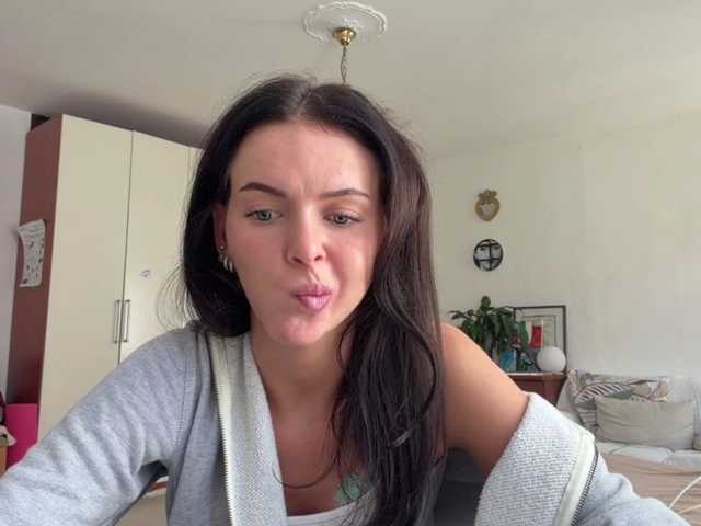AsuncionGumpert live cam on BongaCams