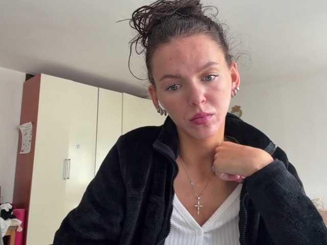AsuncionGumpert live cam on BongaCams