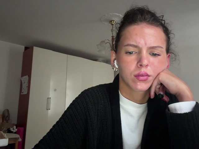 AsuncionGumpert live cam on BongaCams