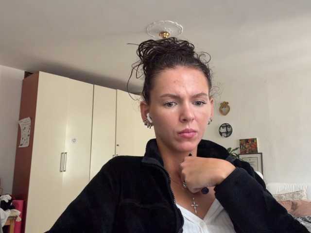 AsuncionGumpert live cam on BongaCams