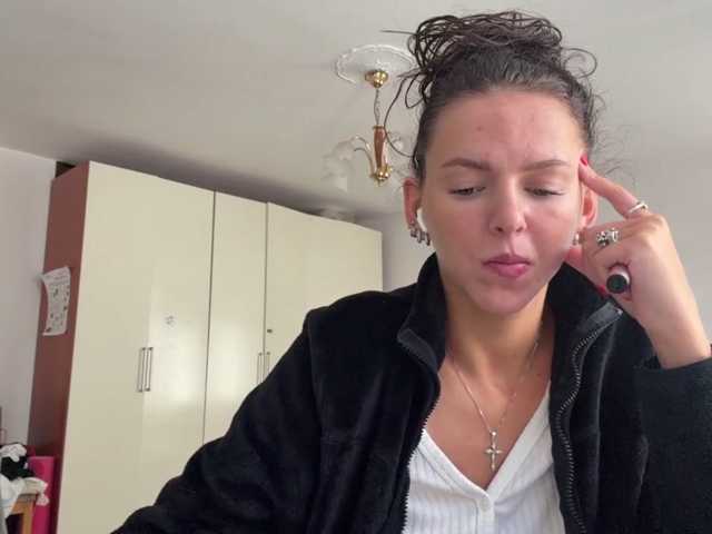 AsuncionGumpert live cam on BongaCams