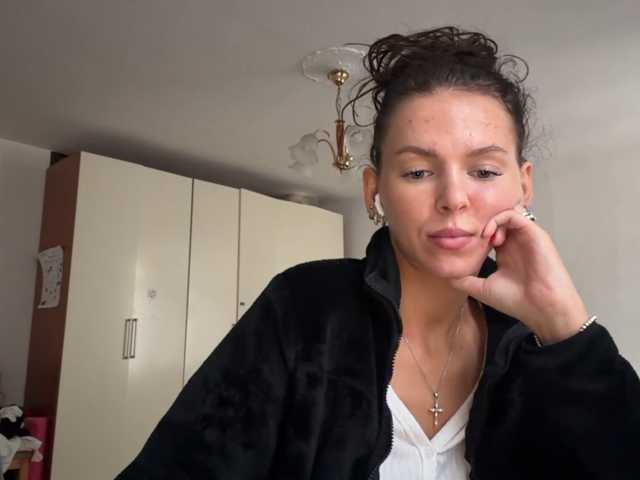 AsuncionGumpert live cam on BongaCams