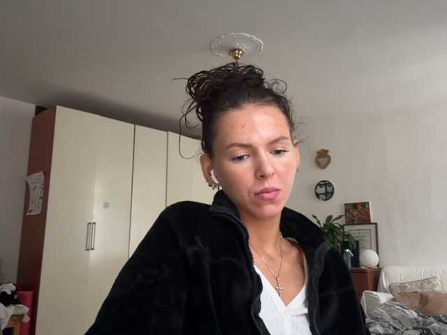 AsuncionGumpert live cam on BongaCams