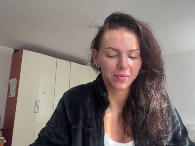 AsuncionGumpert live cam on BongaCams