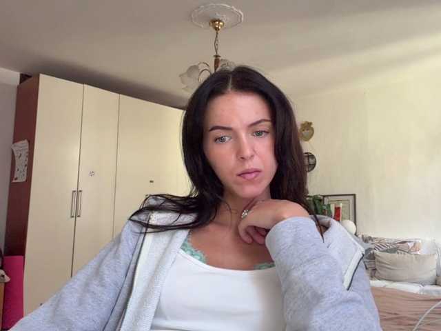 AsuncionGumpert live cam on BongaCams