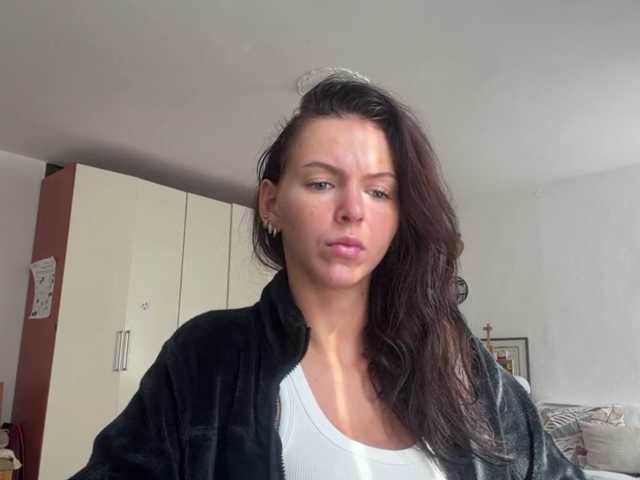 AsuncionGumpert live cam on BongaCams