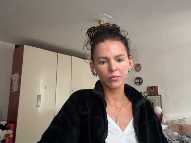 AsuncionGumpert live cam on BongaCams
